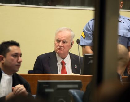 Ratko Mladic es sentenciado a cadena perpetua por genocidio y crímenes de guerra